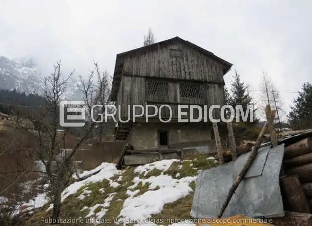 Magazzini e locali di deposito in Via Argentiera - 1