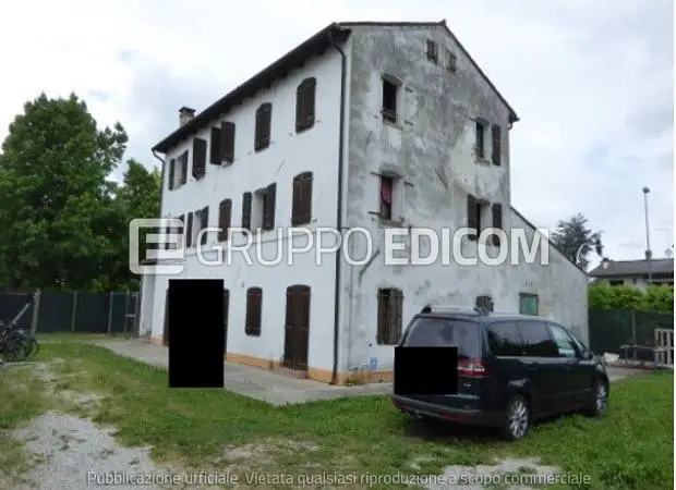 Magazzini e locali di deposito in Campocroce, Via Chiesa, 2 - 1