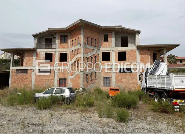 Uffici e studi privati in Frazione Santa Maria le Grotte, Via Stazione, snc - 1