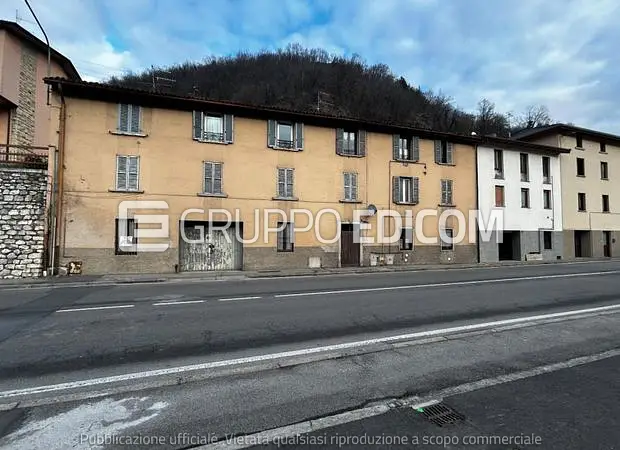 Abitazione di tipo economico in Via Cesare Battisti 34 - 1